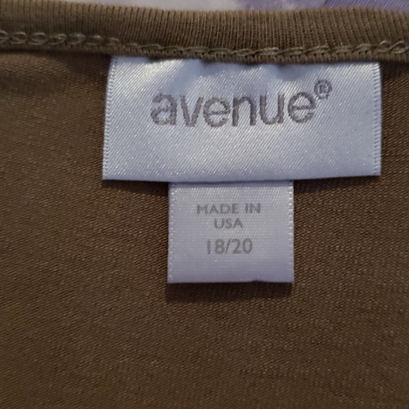 Avenue 18/20 Tunic - Picture 6 of 7